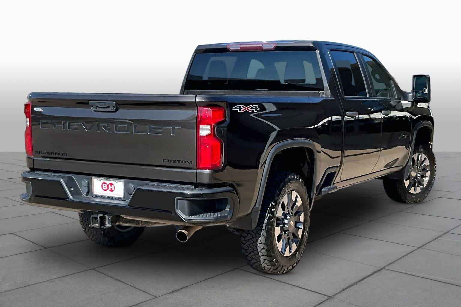 Used 2021 Oxford Brown Metallic Chevrolet Custom image 13
