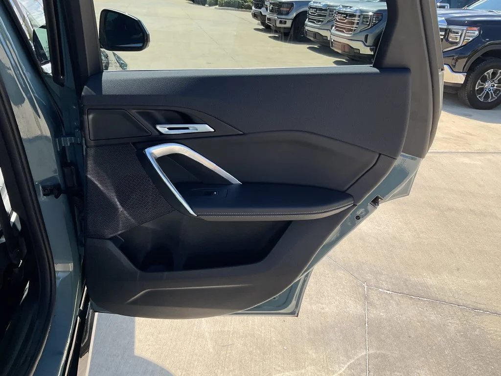 Used 2025 Green BMW xDrive28i image 15
