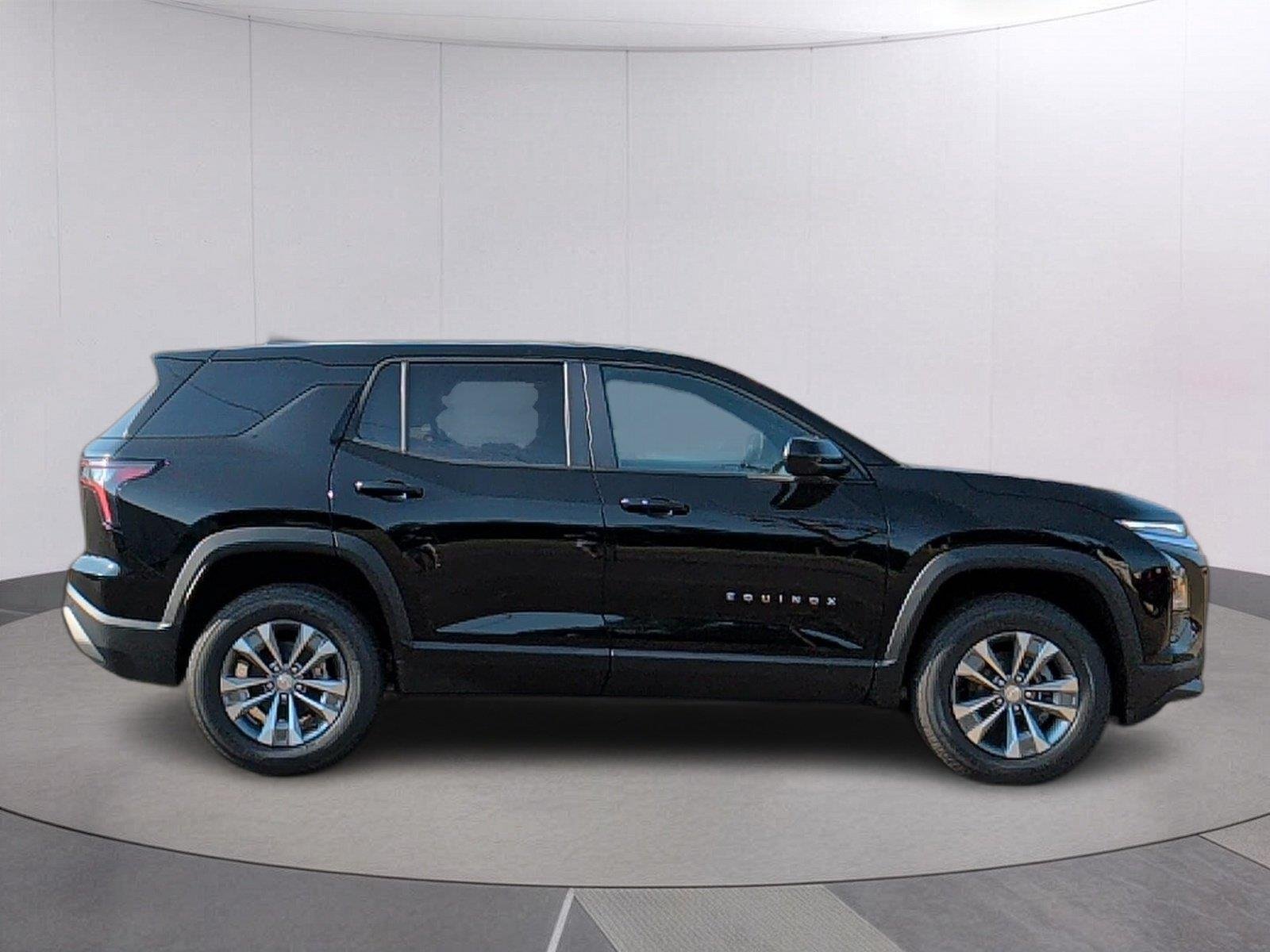 2027 Chevrolet Equinox LT - Photo 7