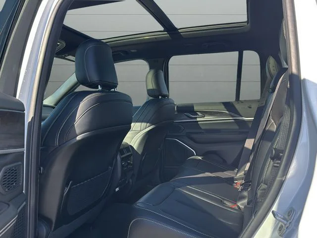 New 2026 White/off-white Jeep Limited image 13