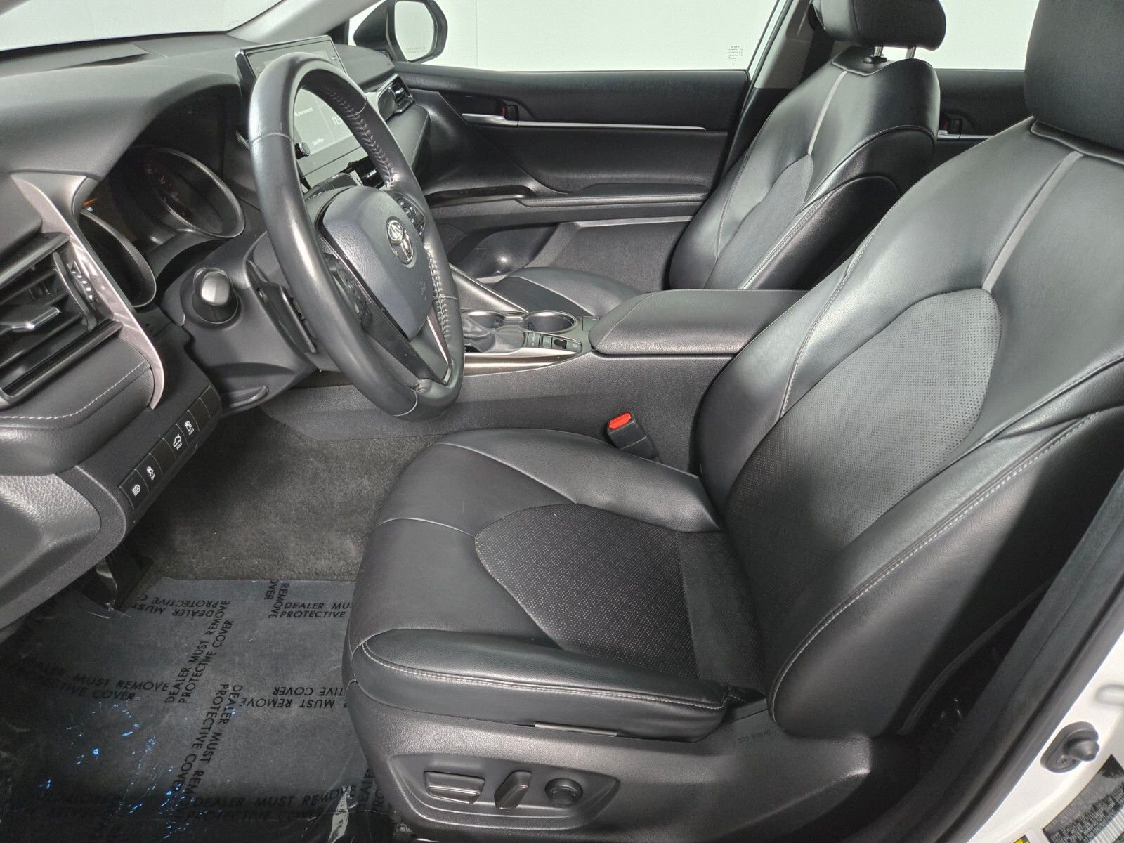 Used 2022 Pearl Toyota XSE image 11