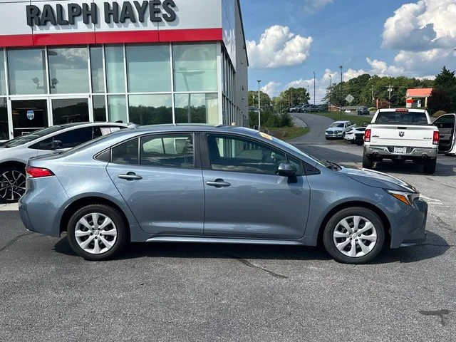 Used 2025  Toyota LE image 2