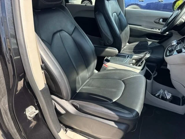 Used 2023 Black Chrysler Touring L image 24