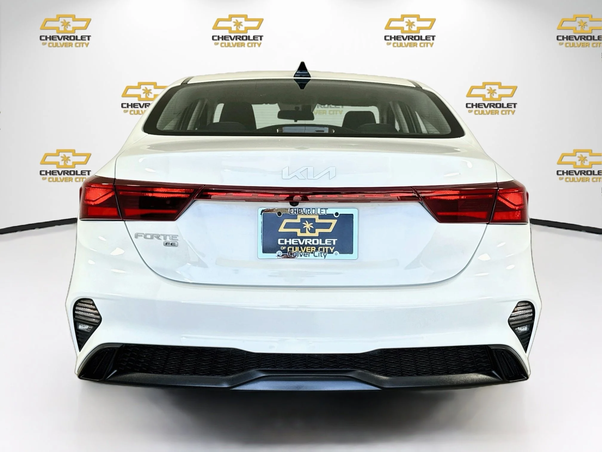 Used 2024 White Kia LX image 7