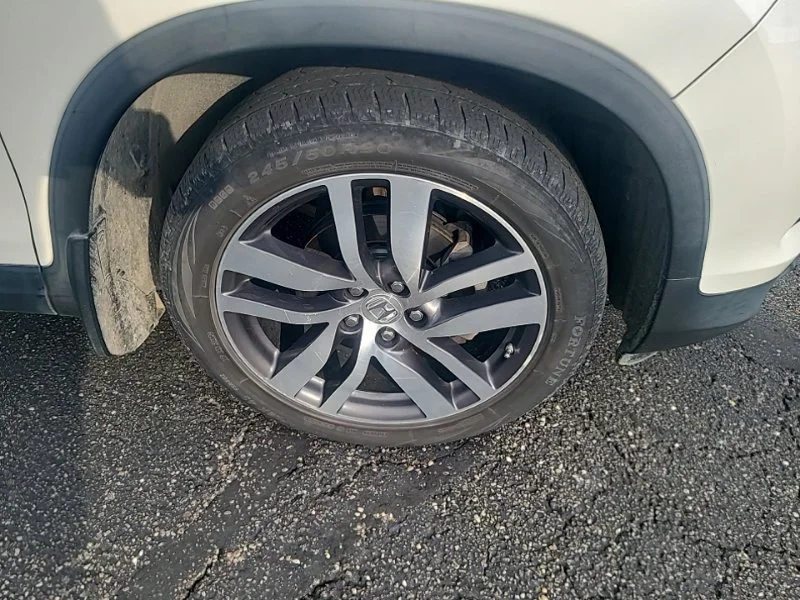 Used 2017 White Honda Touring image 7