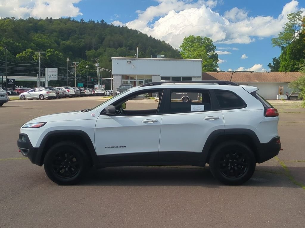 Used 2016 White Jeep Trailhawk image 7