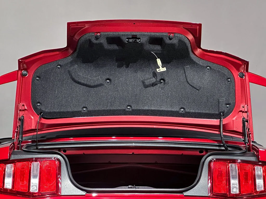 Used 2010 Red Ford V6 image 37