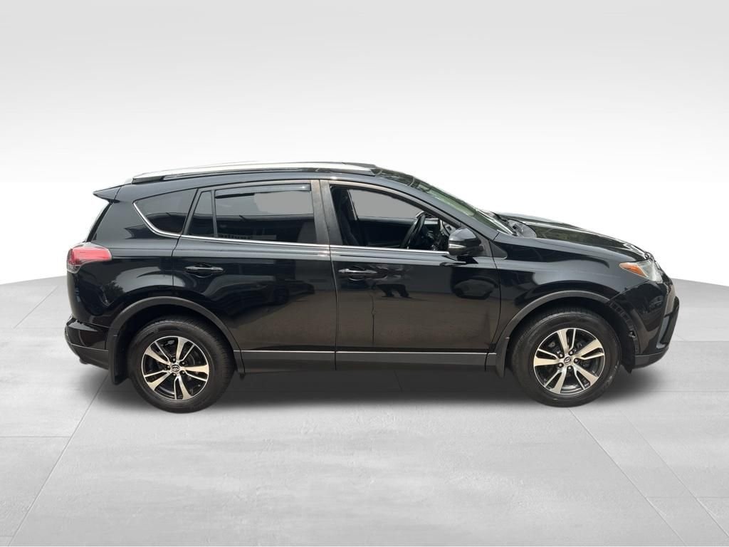Used 2016 Black Toyota XLE image 9