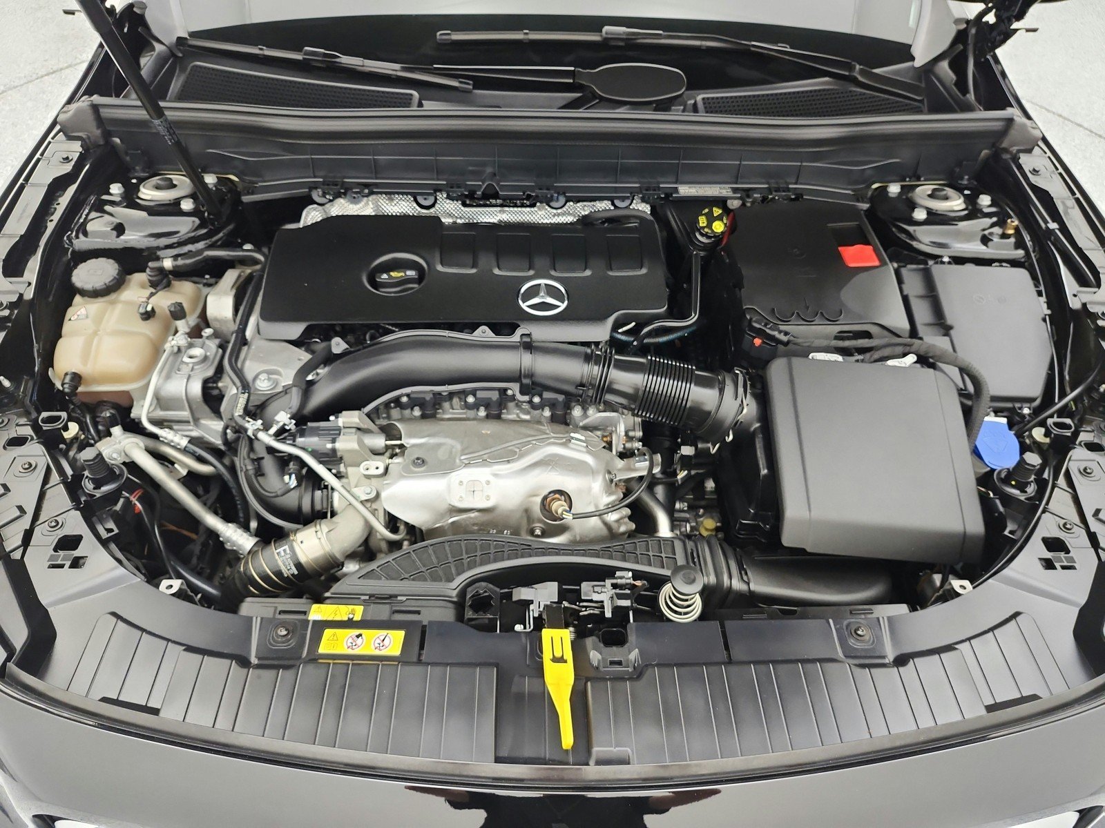 Used 2023 Night Black Mercedes-Benz GLB 250 SUV image 17