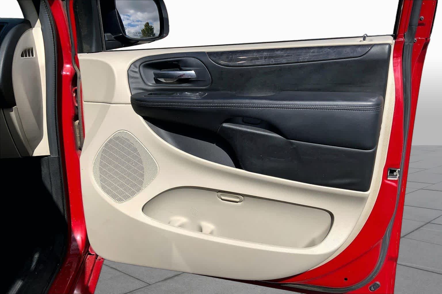 Used 2013 Redline Two-Coat Pearl Dodge SXT image 23