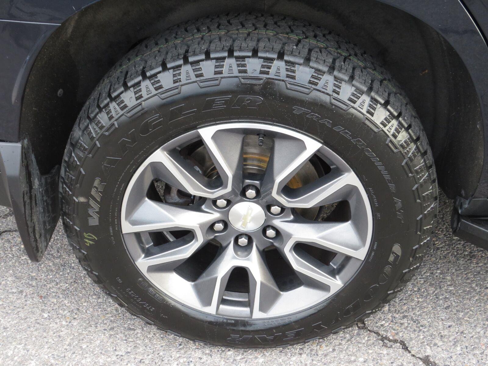 Used 2021 Midnight Blue Metallic Chevrolet LT image 17