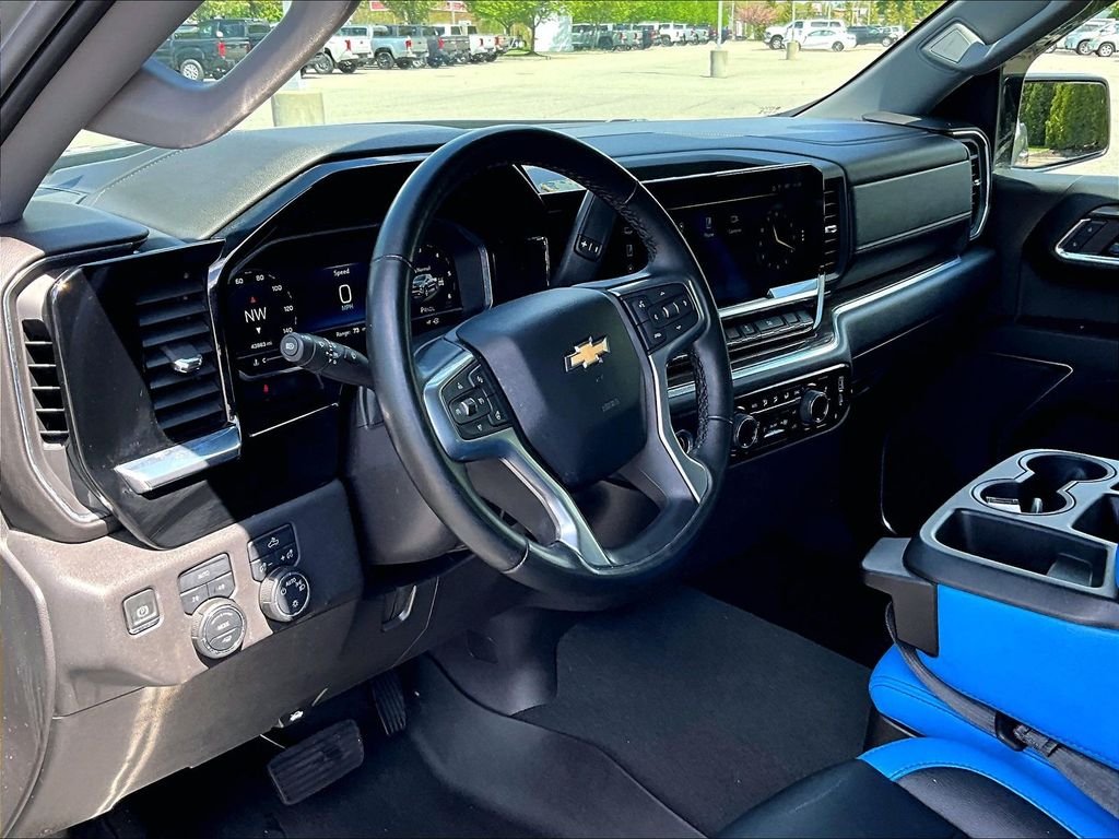 Used 2024 Gray Chevrolet LT image 8