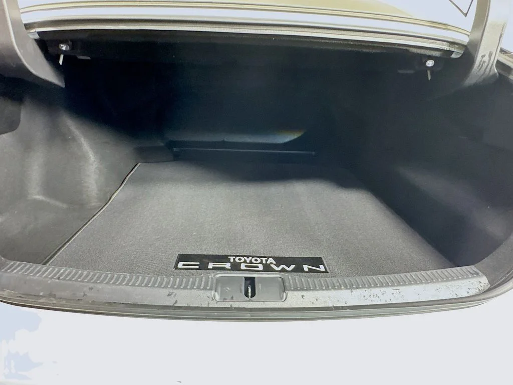 Used 2023 White Toyota XLE image 29