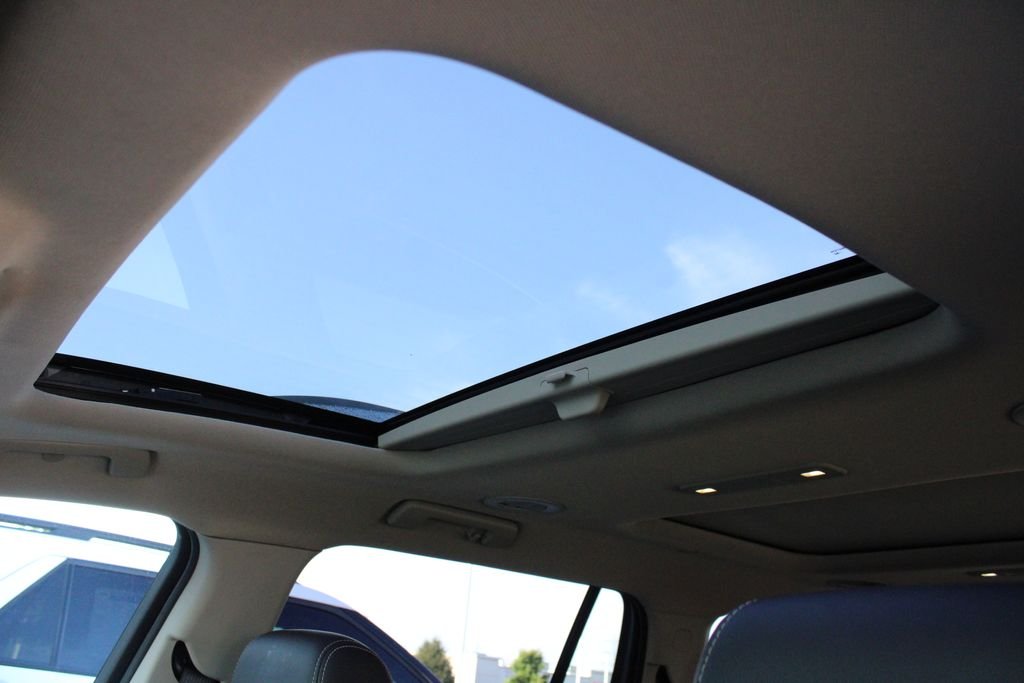 Used 2019 Silver GMC Denali image 6