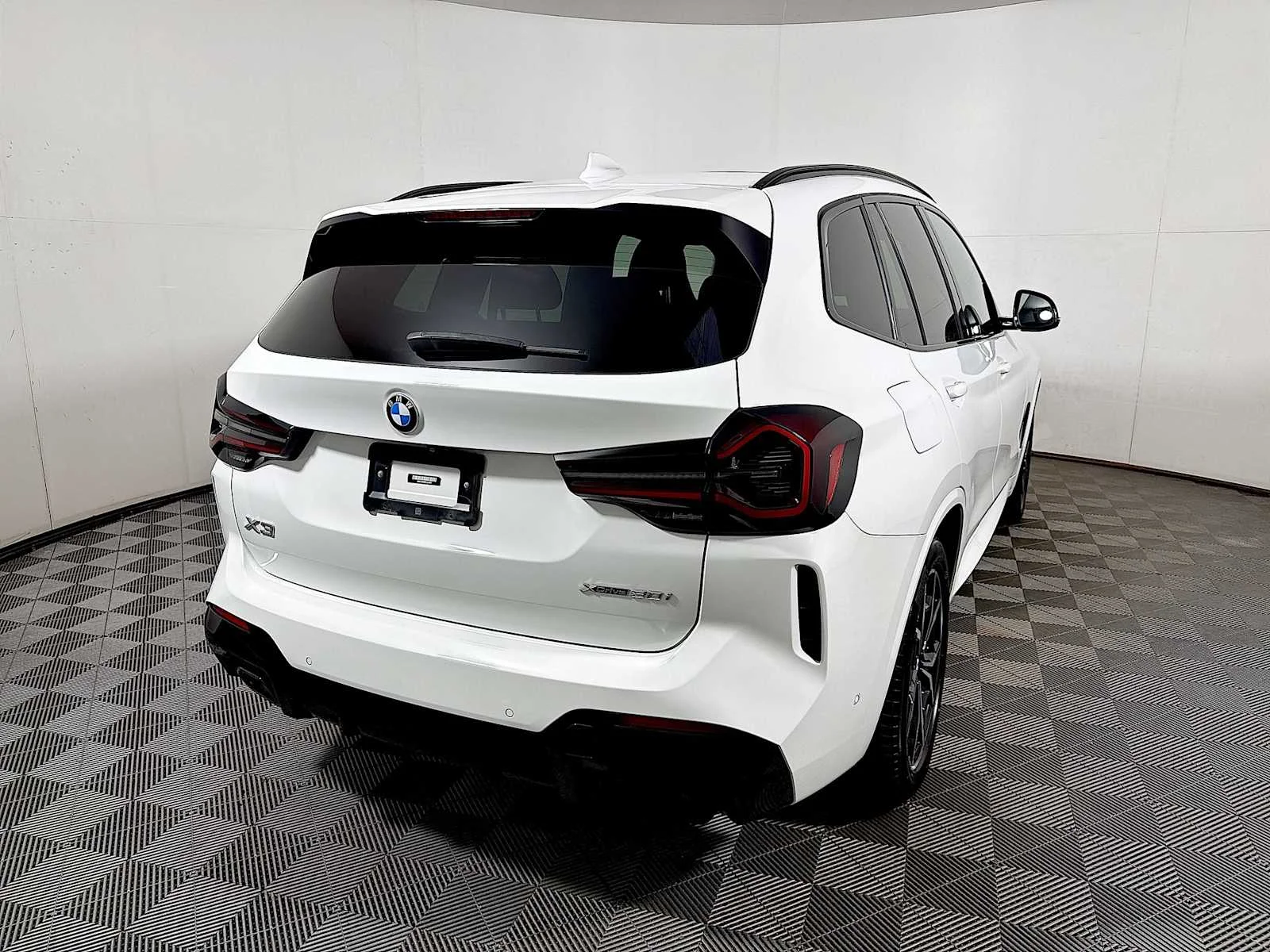 Certified Used 2023 Alpine White BMW xDrive30i image 6
