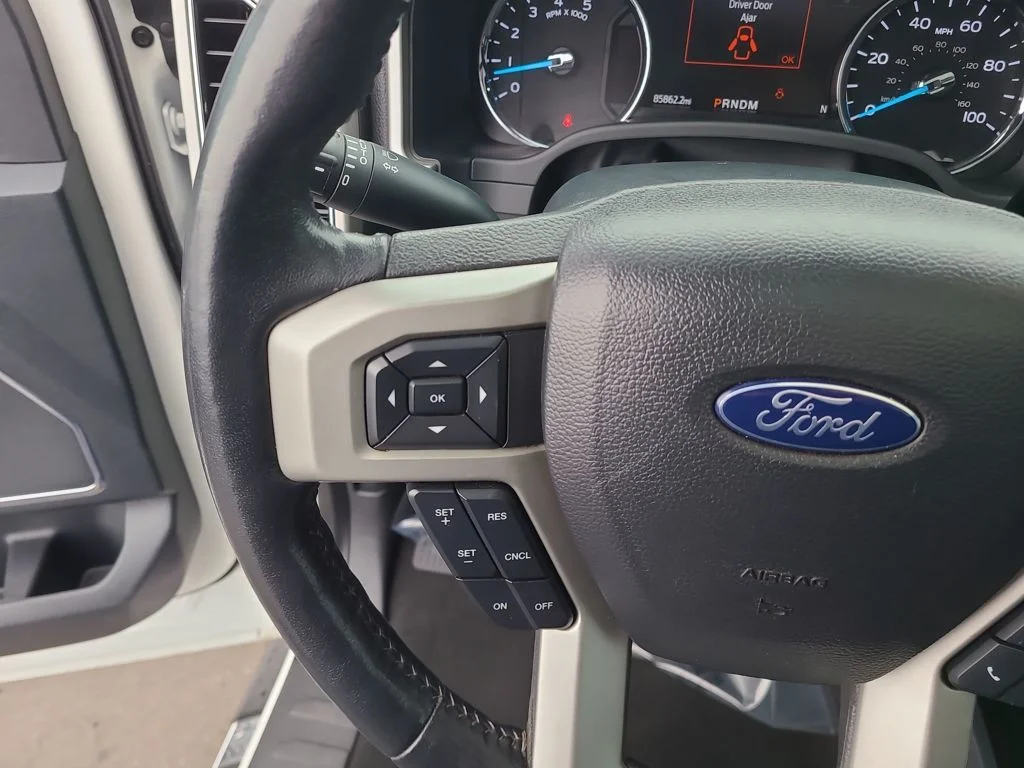 Used 2022 White Ford Lariat image 28