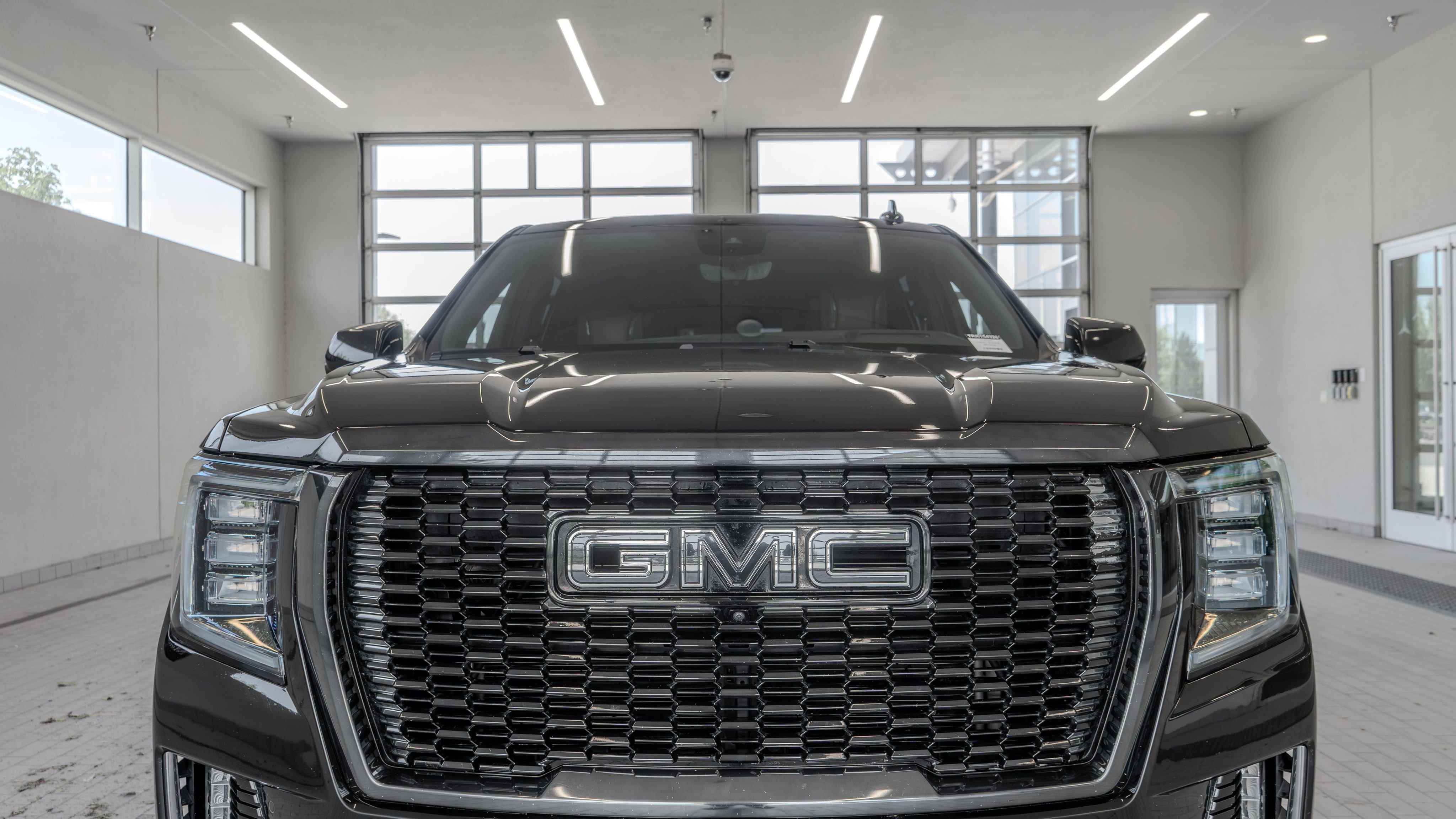 Used 2024 Onyx Black GMC Denali Ultimate image 23