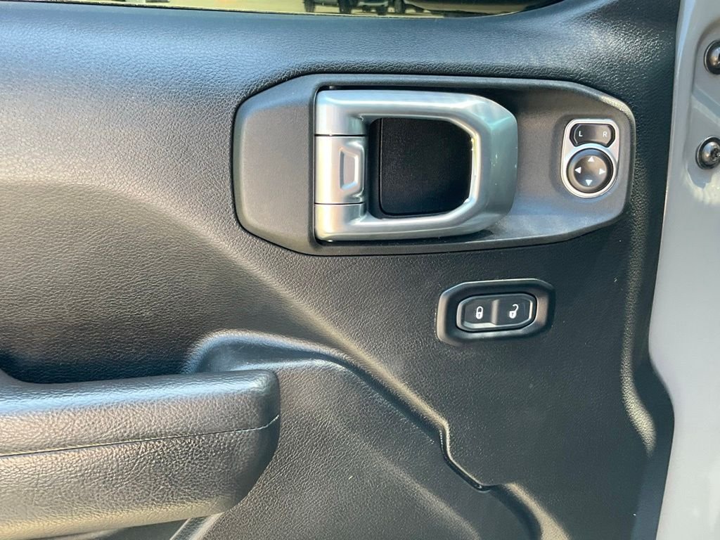 Used 2023 Sting Gray Clearcoat Jeep Rubicon image 17