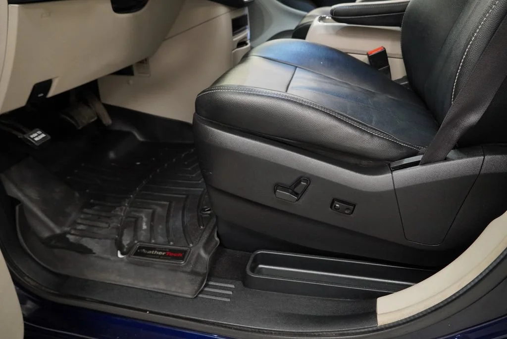 Used 2016 Blue Chrysler Touring image 36