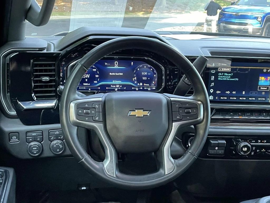 Used 2023 BLACK Chevrolet LT image 16