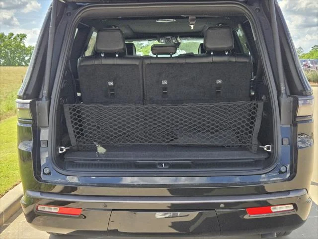 New 2026 High Gloss Black Exterior Paint Jeep Limited Altitude image 7