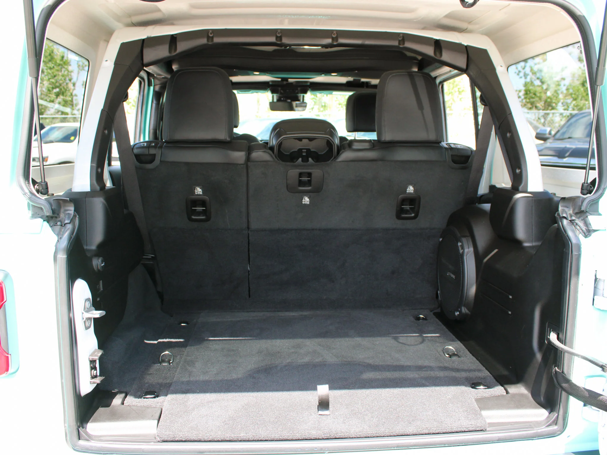 Certified Used 2025 White Jeep Sahara * No Accidents | Tiffany Blue | McKinley Leather | Adaptive Cruise | Apple CarPlay | Alpine image 19