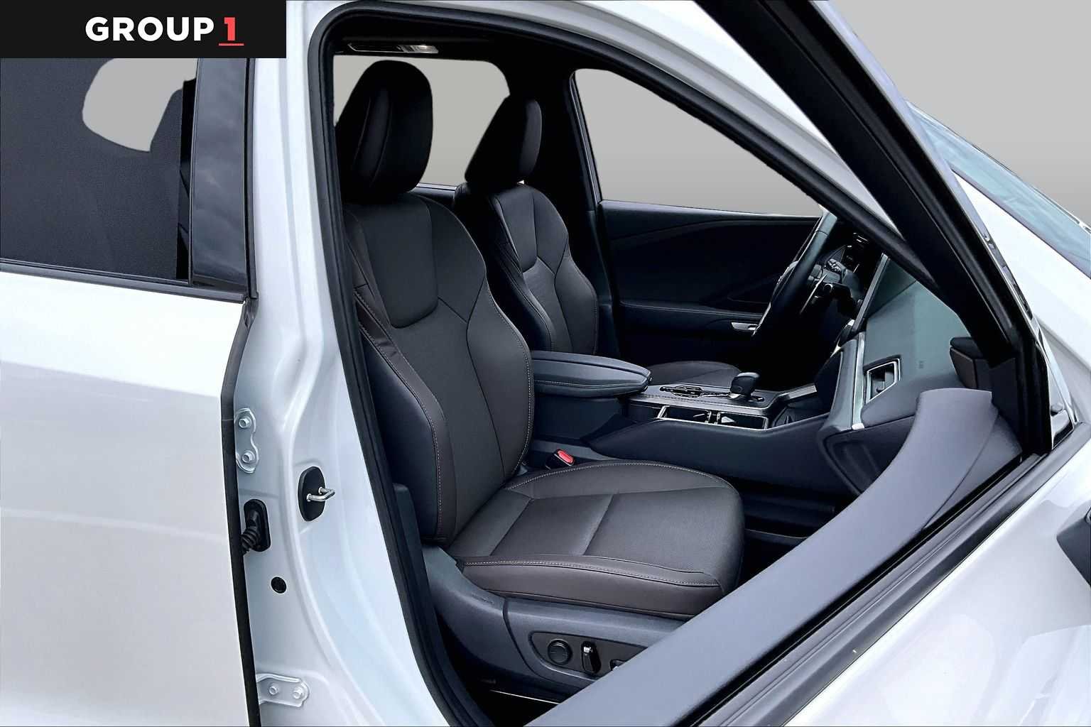 Certified Used 2025 WIND CHILL PEARL Lexus Premium image 8