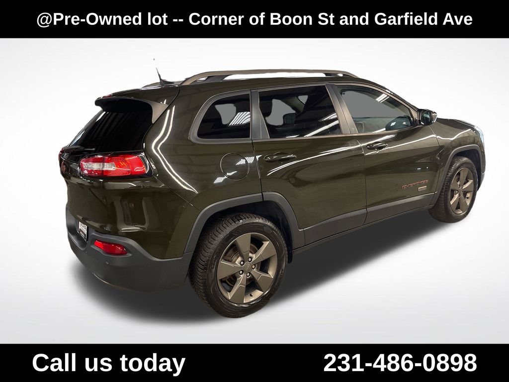 Used 2017 Green Jeep Latitude image 5