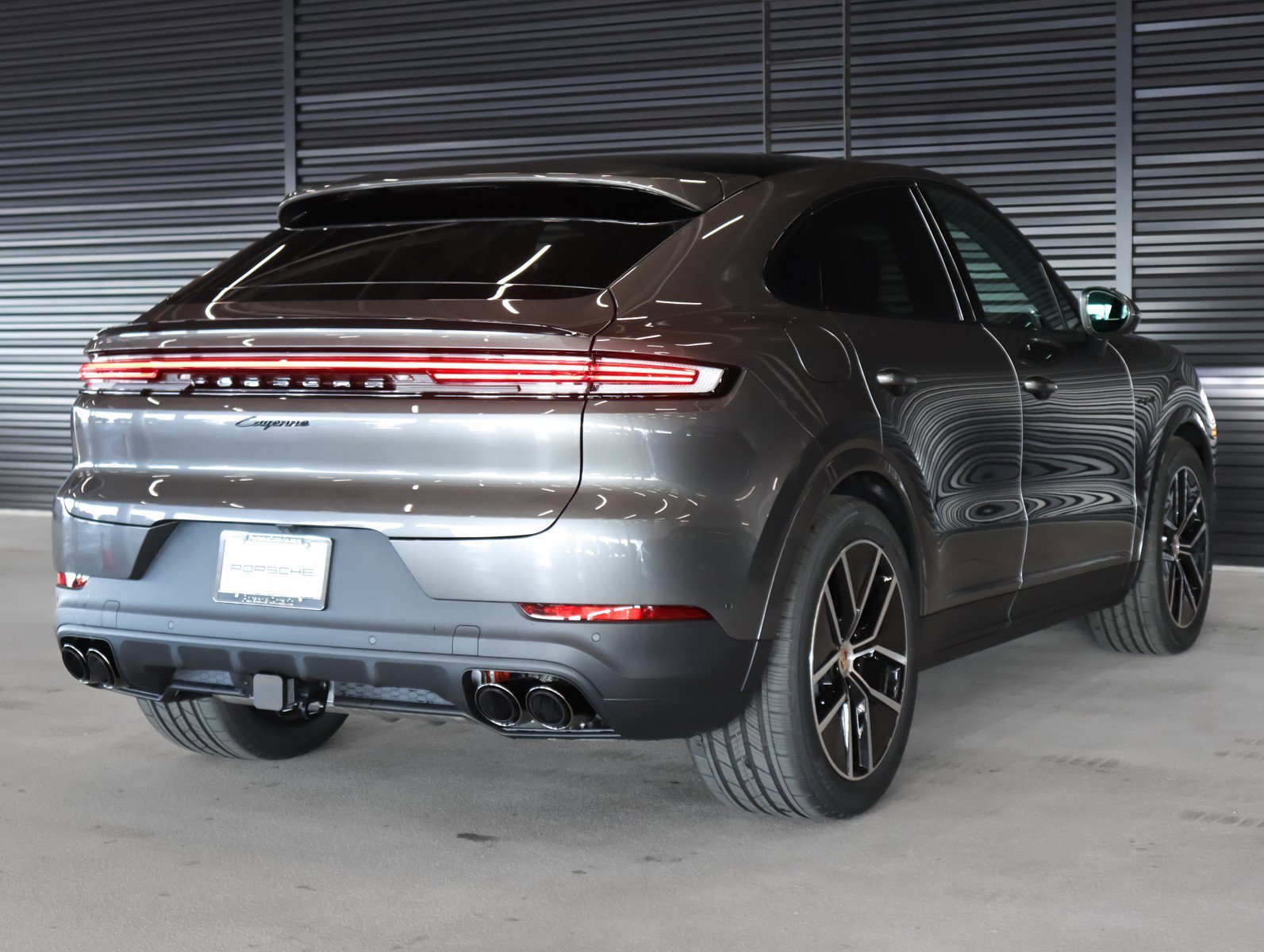 2026 Porsche Cayenne Coup E-Hybrid - Photo 10