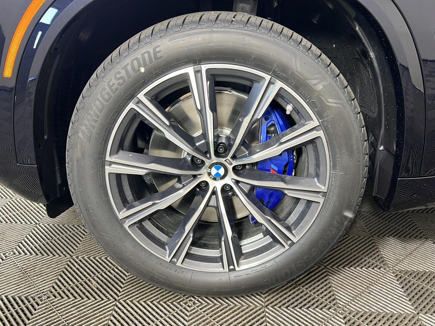 New 2026 Carbon Black Metallic BMW xDrive40i image 19