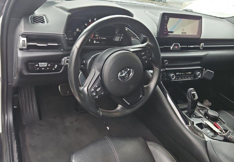 Used 2020 Absolute Zero Toyota 3.0 Premium image 9
