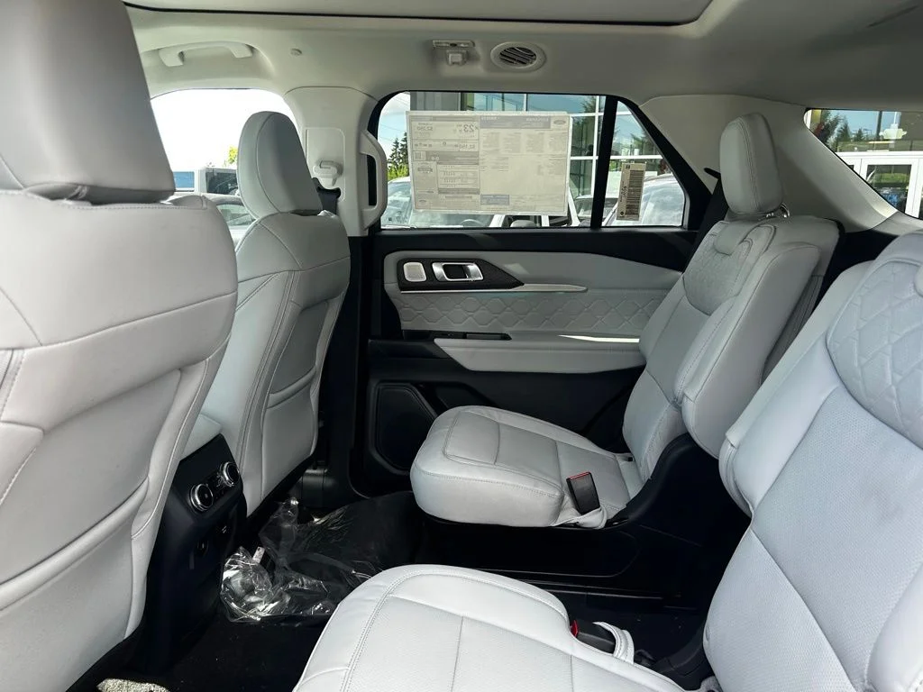 New 2026 Rapid Red Metallic Tinted Clearcoat Ford Platinum™ image 10