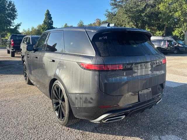 Used 2025 Black Land Rover Dynamic SE image 7