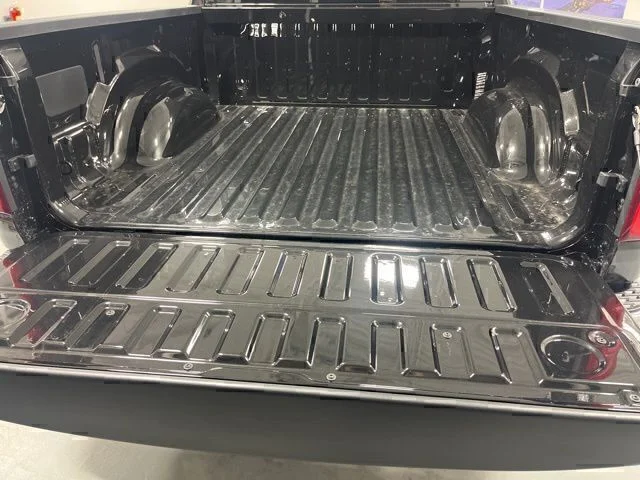New 2026 Diamond Black Crystal Pearl-Coat Exterior Paint RAM Laramie image 31