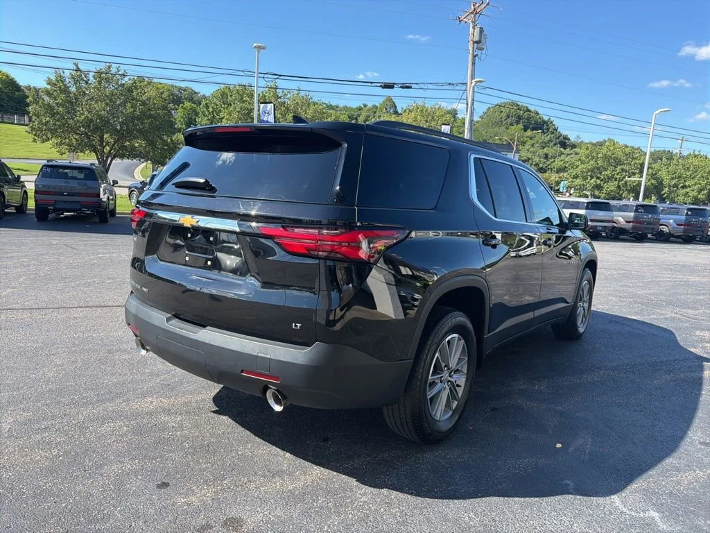 Used 2023 Mosaic Black Metallic Chevrolet LT Cloth image 5