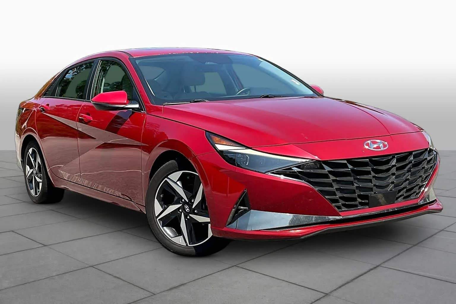 Used 2022 Scarlet Red Pearl Hyundai Limited image 3