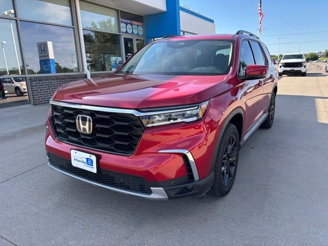 2025 Honda Pilot Touring 2WD's photo
