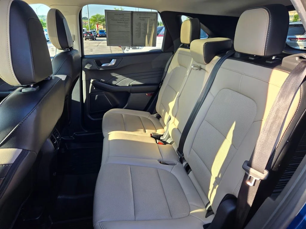Used 2022 Blue Ford SEL image 30