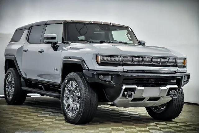 2025 GMC Hummer EV 3X SUV's photo