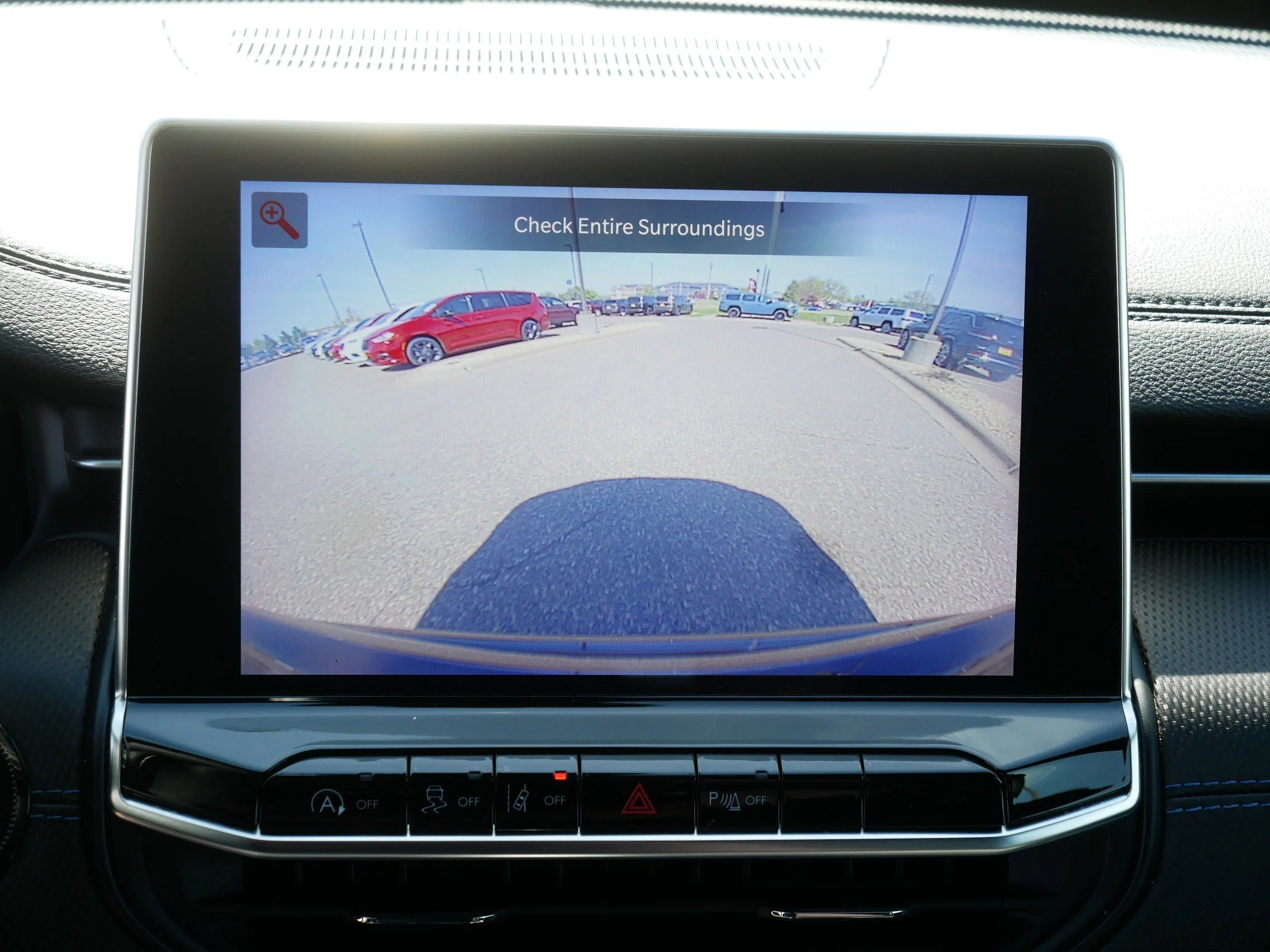 Used 2025 Diamond Black Crystal Pearlcoat Jeep Limited image 27