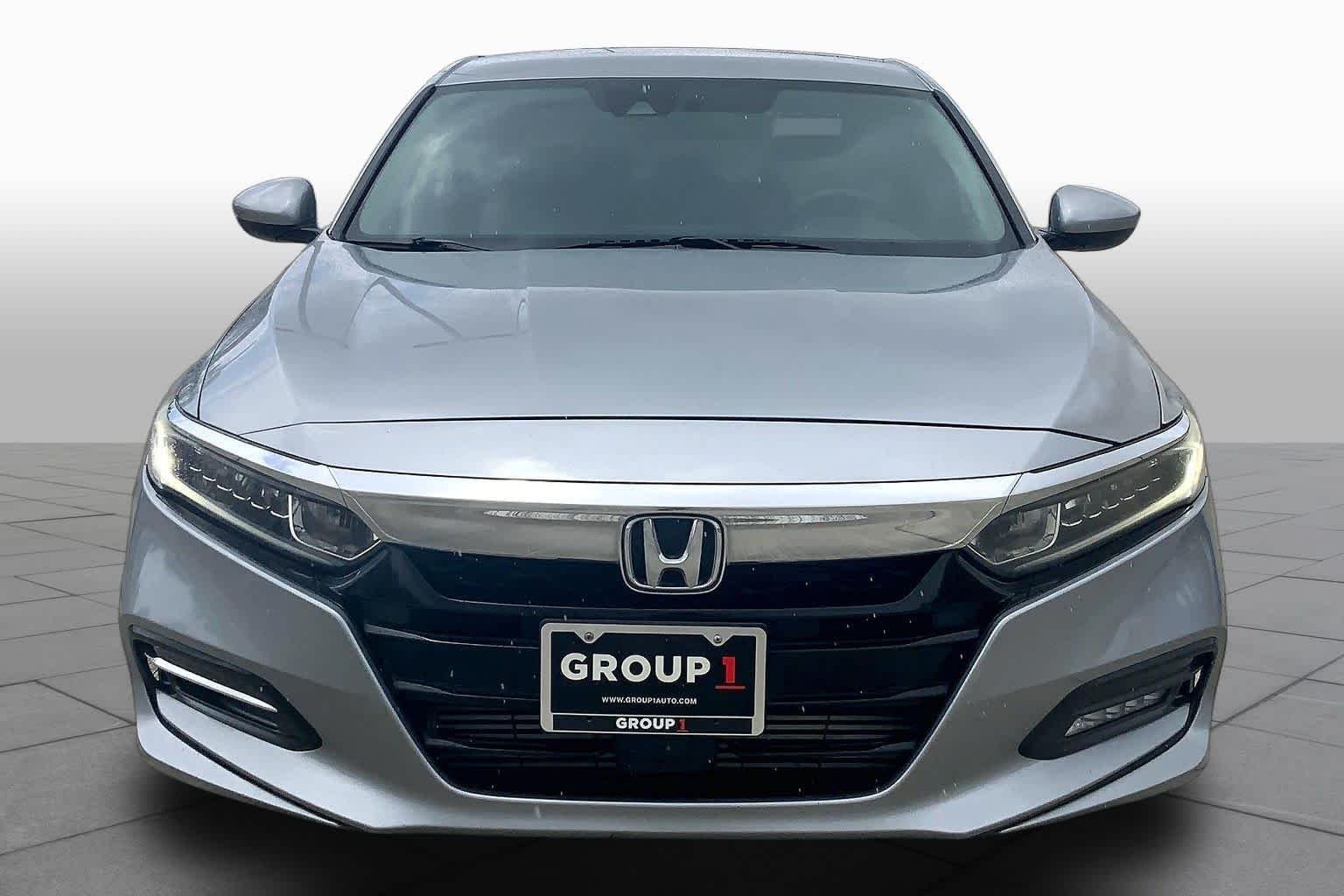Used 2018 Lunar Silver Metallic Honda LX 1.5T image 4