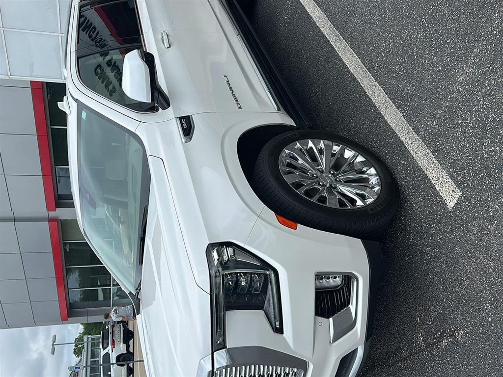 Used 2021 White Frost Tricoat GMC Denali image 1