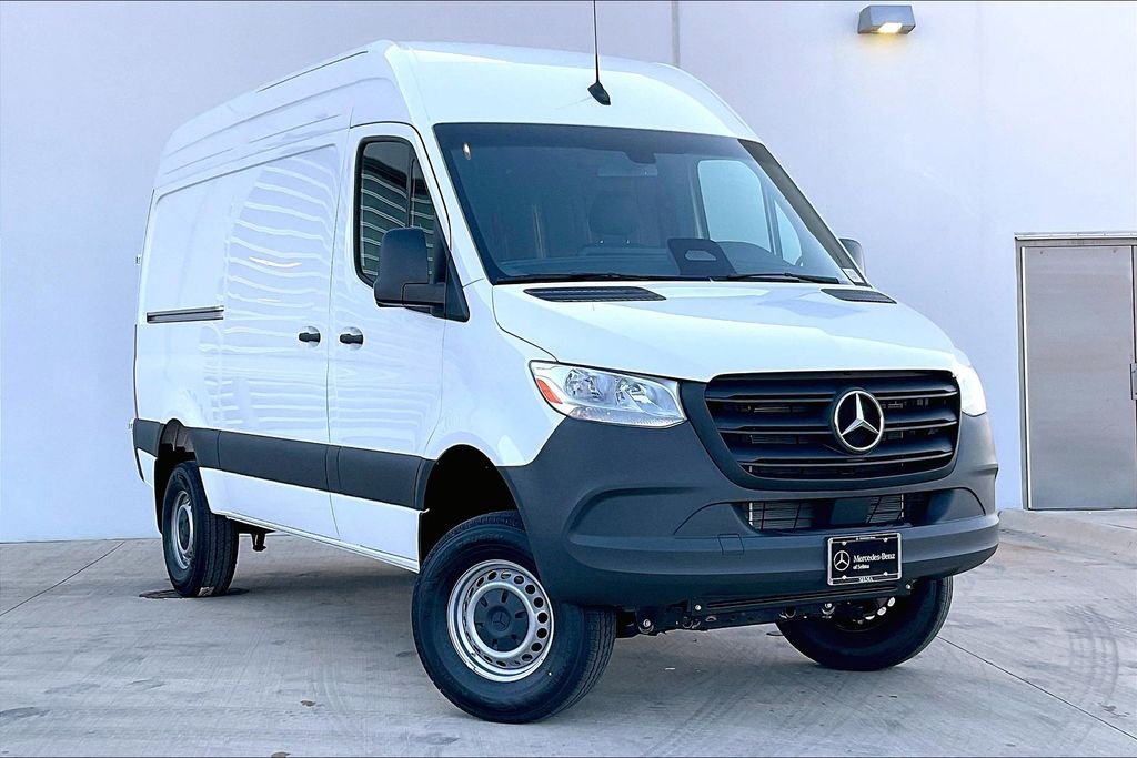 2025 Mercedes-Benz Sprinter 2500 144 WB HO Standard Roof 4x4's photo