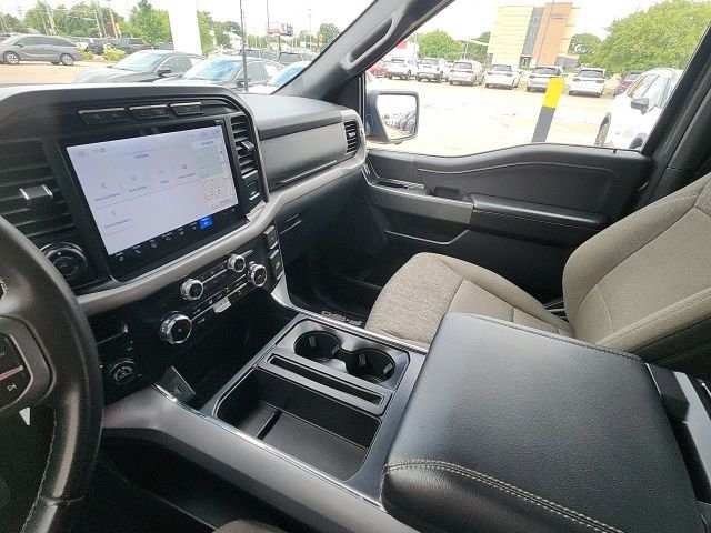 Used 2024 Gray Metallic Ford XLT image 25