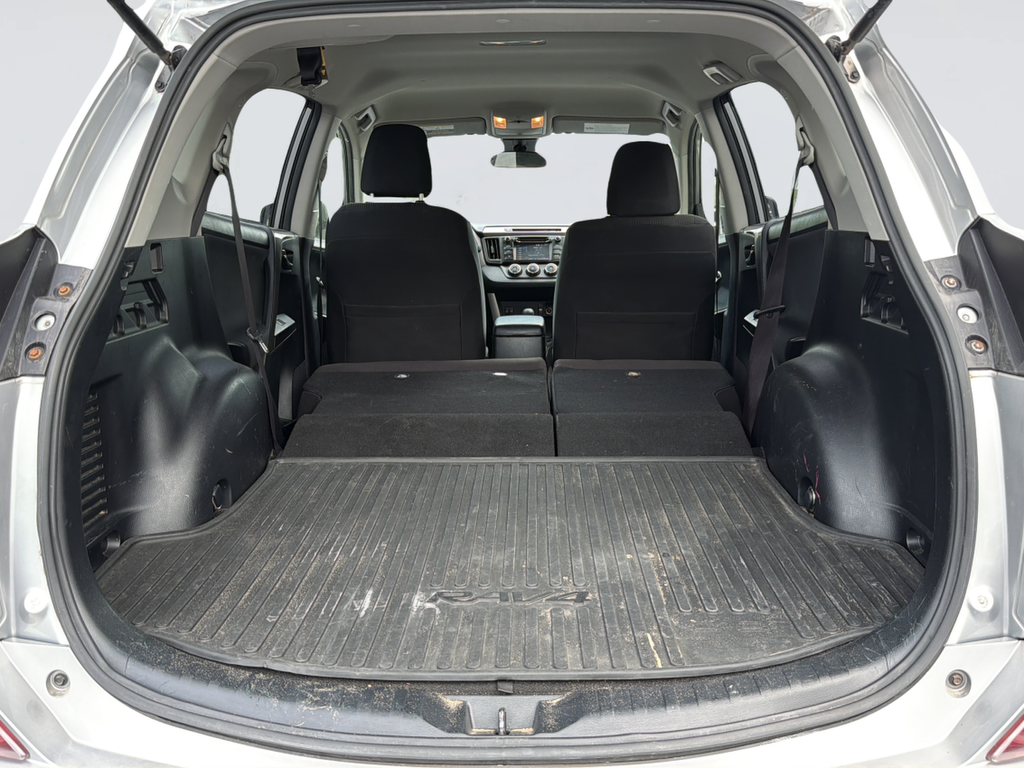 Used 2018 Silver Toyota LE image 34