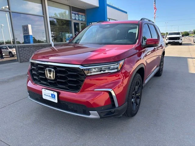 2025 Honda Pilot Touring FWD 8 Passenger