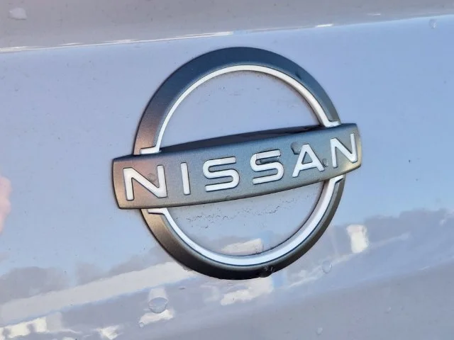 Used 2025 Gray Nissan SR image 17
