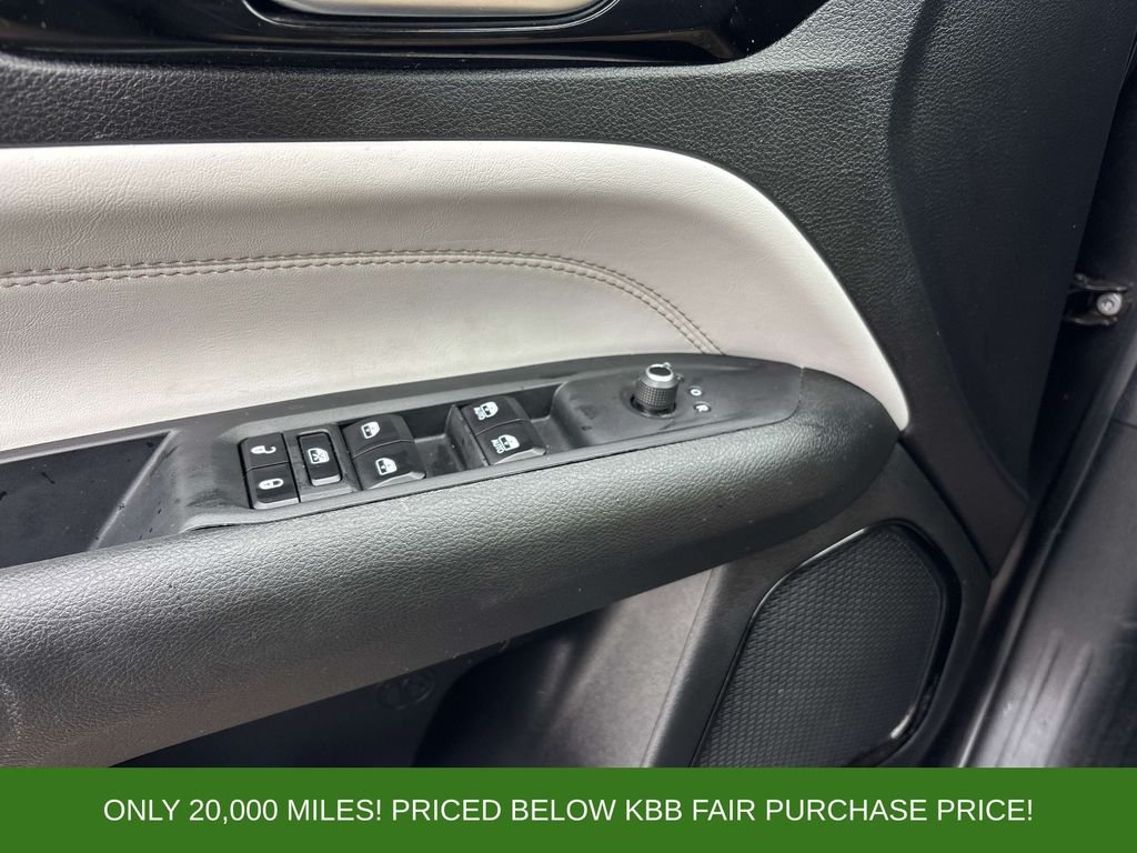 Used 2023 Gray Jeep Limited image 17