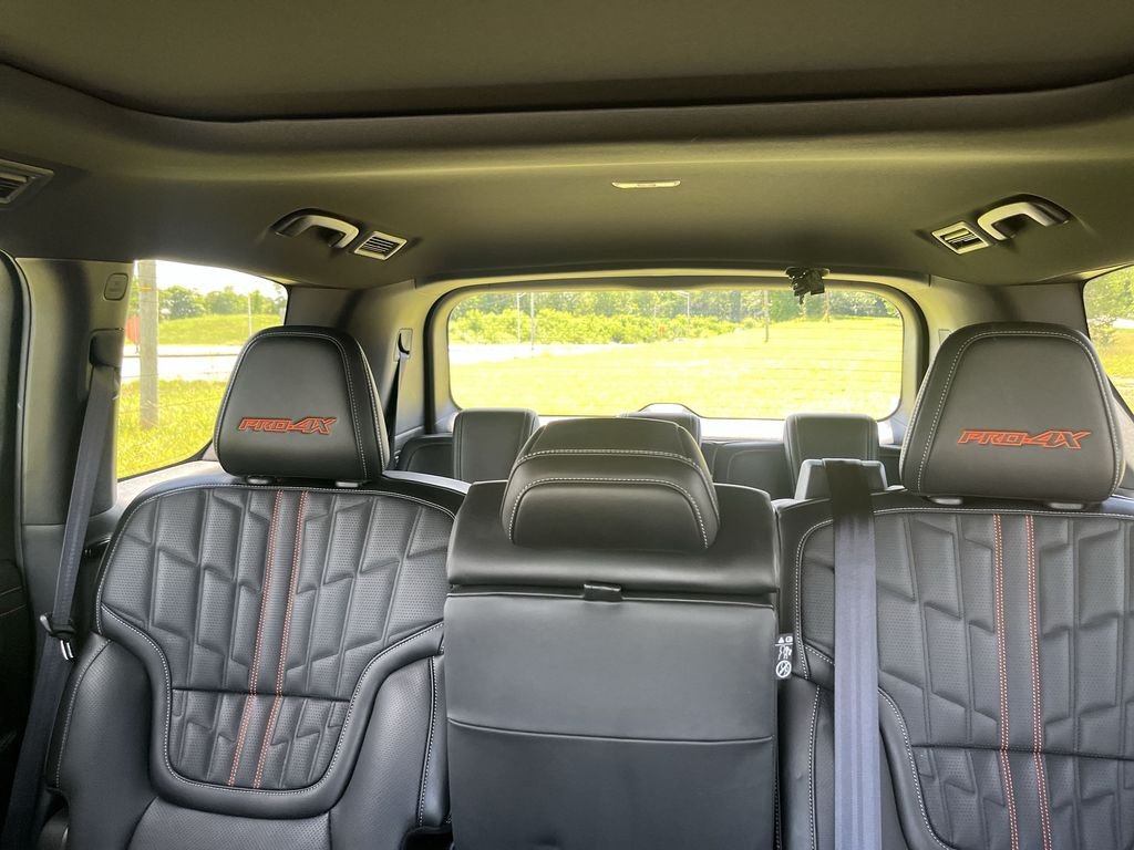 Used 2025 White Nissan PRO-4X image 13