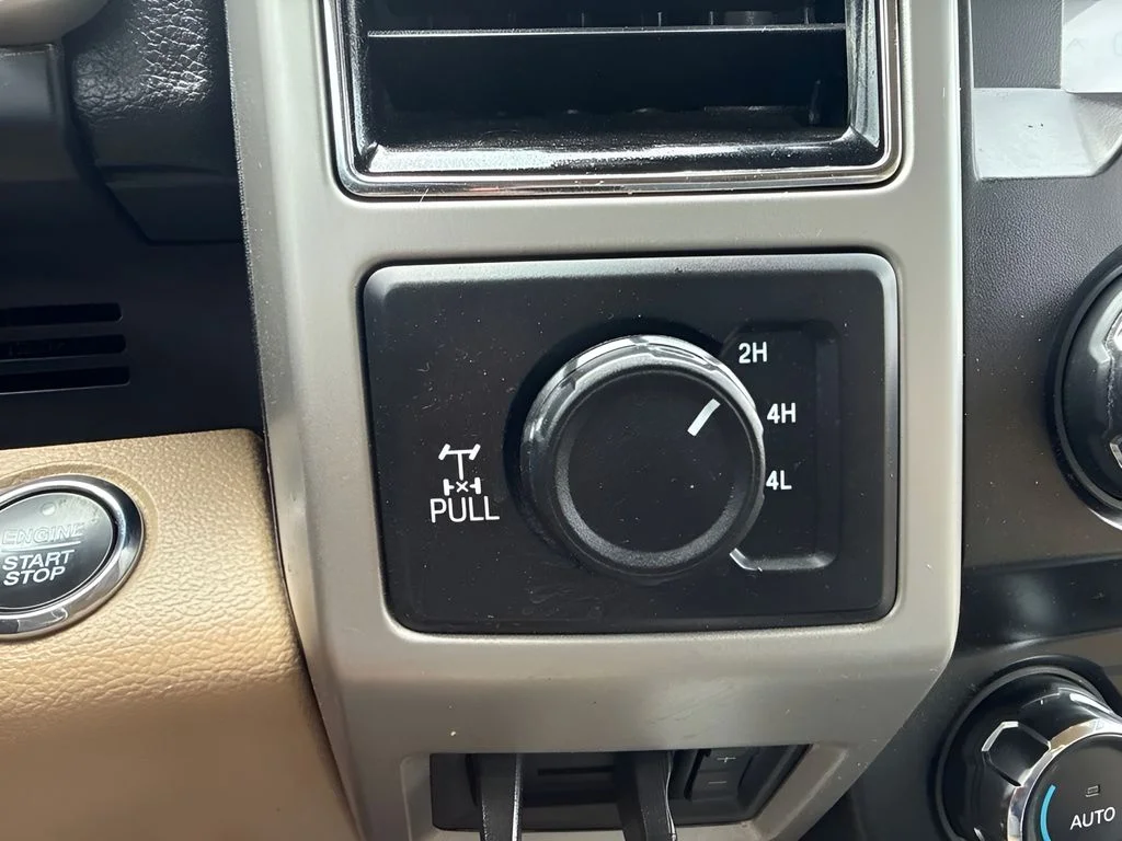 Used 2020 White Ford Lariat image 19